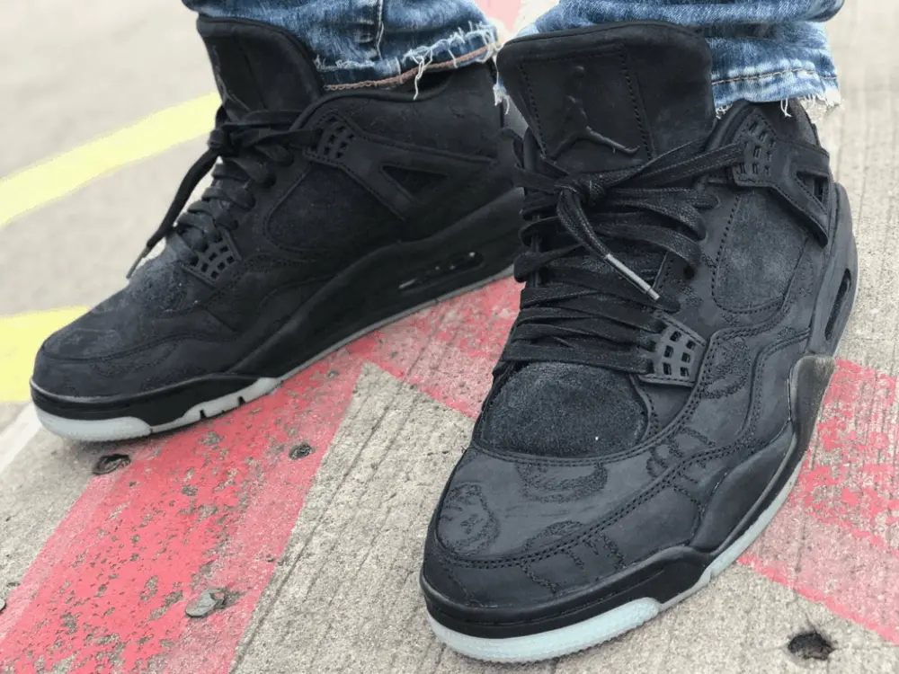 Giày Nike KAWS x Air Jordan 4 Retro 'Black' 930155-001 - Ảnh 4