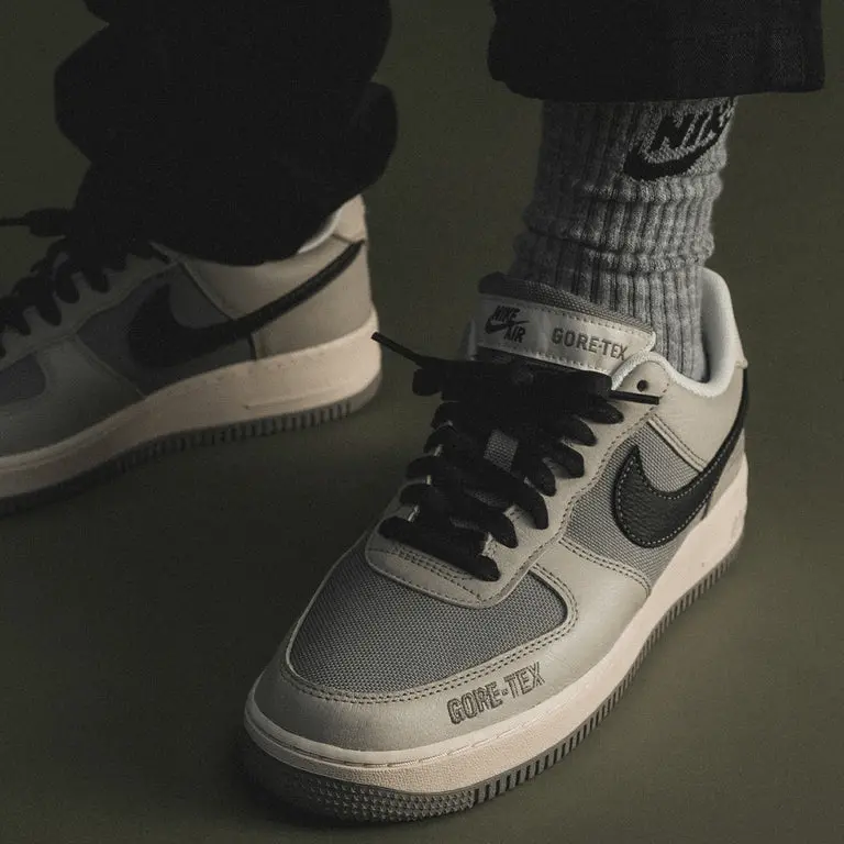 Alternative view of Giày Nike Air Force 1 Low Gore Tex 'Olive Black' DO2760-206
