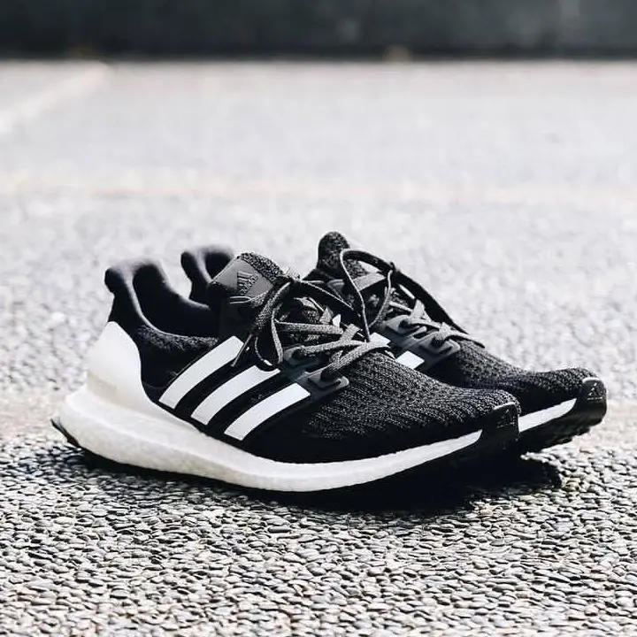 Alternative view of Giày Adidas UltraBoost 4.0 'Show Your Stripes' Sample AQ0062
