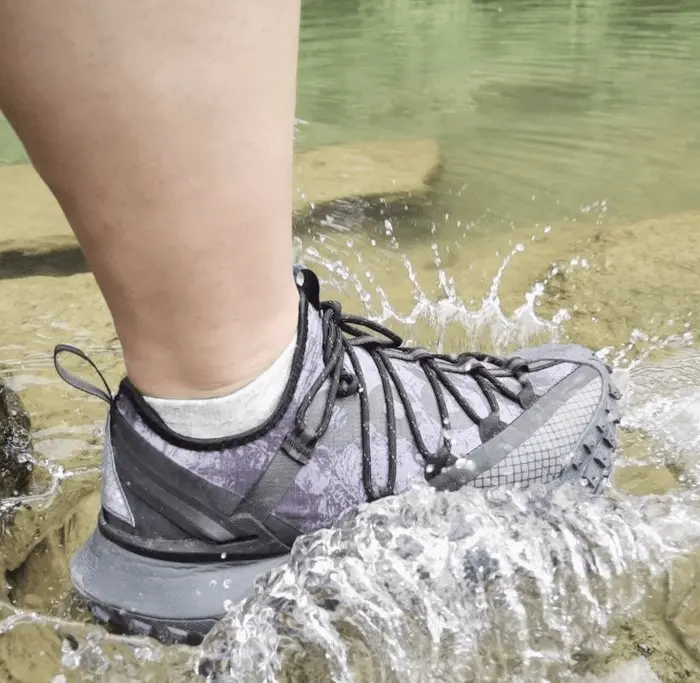 Alternative view of Giày Nike ACG Mountain Fly Low 'Black Green Abyss' DC9660-001