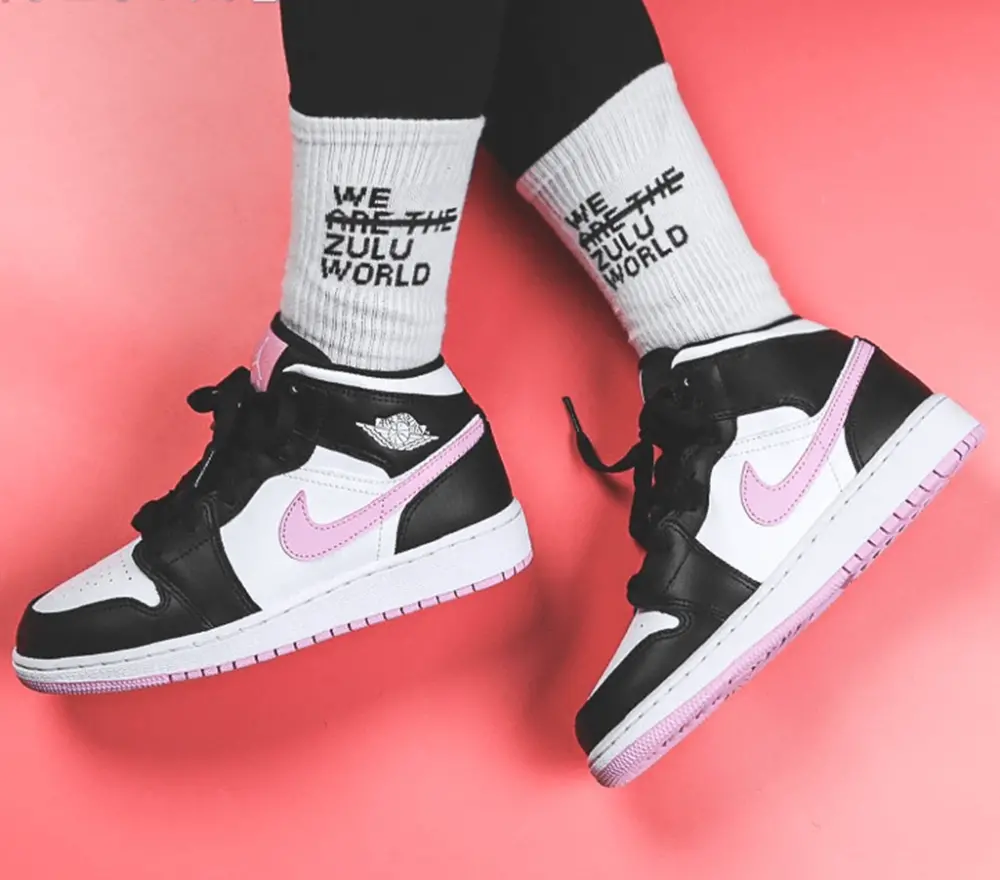 Giày Nike Air Jordan 1 Mid White Black Light Arctic Pink (GS) 555112-103 - Ảnh 3