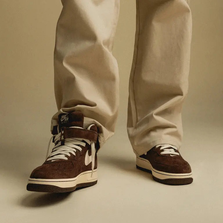 Alternative view of Giày Nike Air Force 1 Mid 'Chocolate' DM0107-200