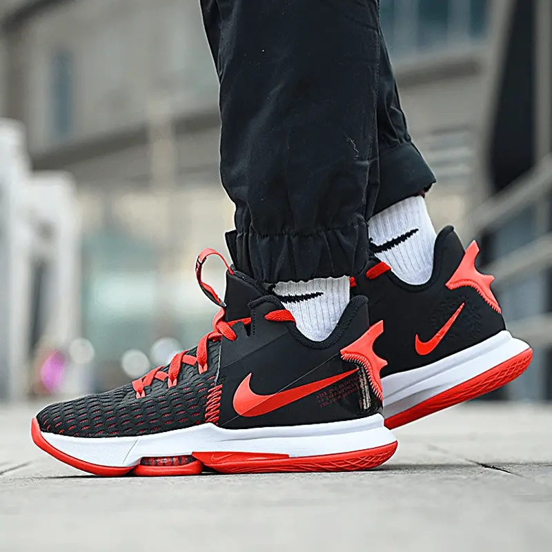 Alternative view of Giày Nike LeBron Witness 5 EP 'Bred' CQ9381-005