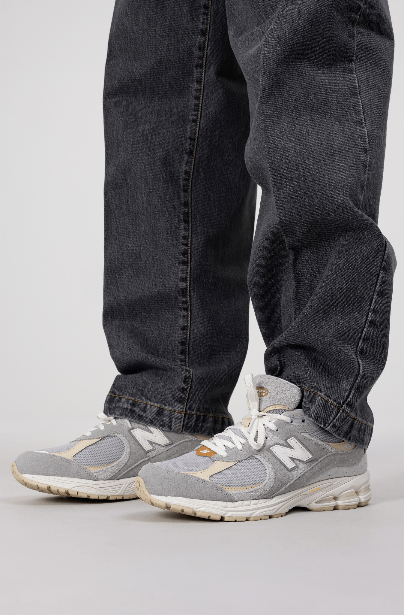 Giày New Balance 2002R 'Concrete Grey' M2002RSB - Ảnh 3