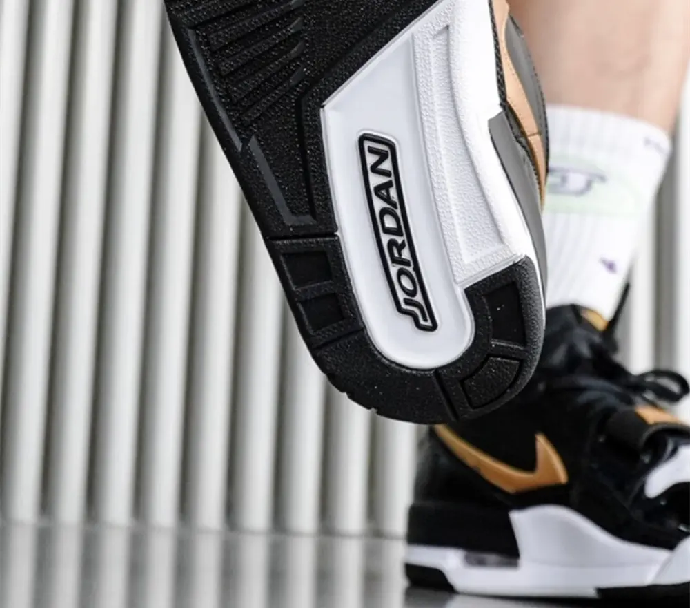 Alternative view of Giày Nike Jordan Legacy 312 Low 'Black Metallic Gold' CD7069-071