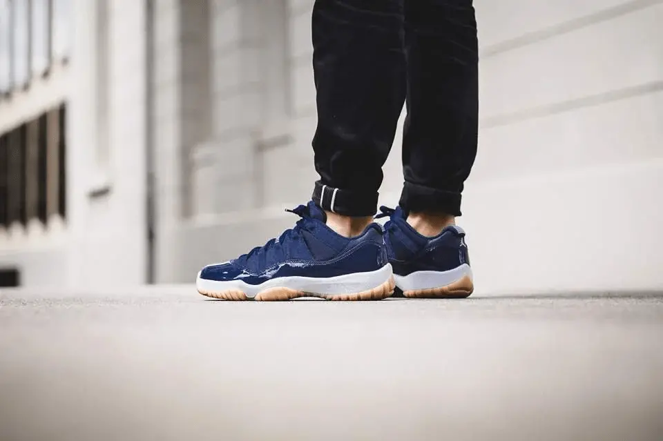 Giày Nike Air Jordan 11 Retro Low 'Navy Gum' 528895-405 - Ảnh 8