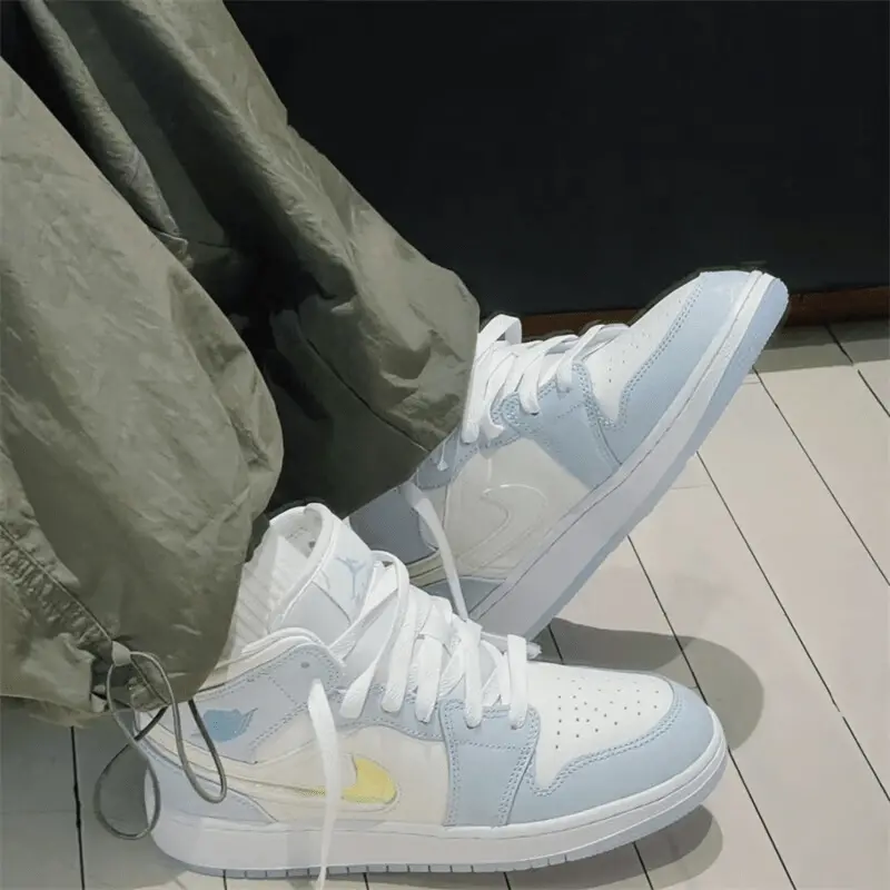 Giày Nike Air Jordan 1 Mid GS ‘Glitter Swoosh’ FQ9117-400 - Ảnh 3