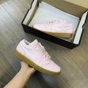 Alternative view of Giày Nike Wmns Air Jordan 1 Low 'Arctic Pink Gum' DC0774-601