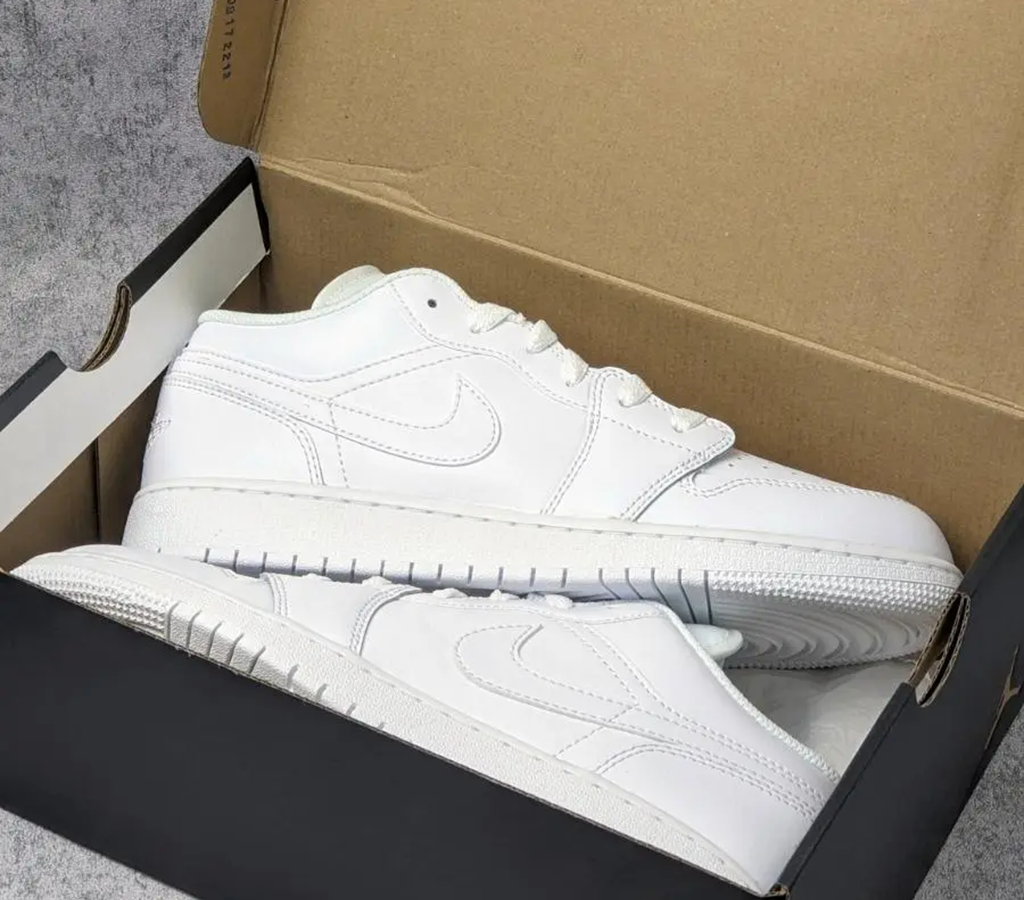 Giày Nike Air Jordan 1 Low GS 2023 'Triple White' 553560-136 - Ảnh 3