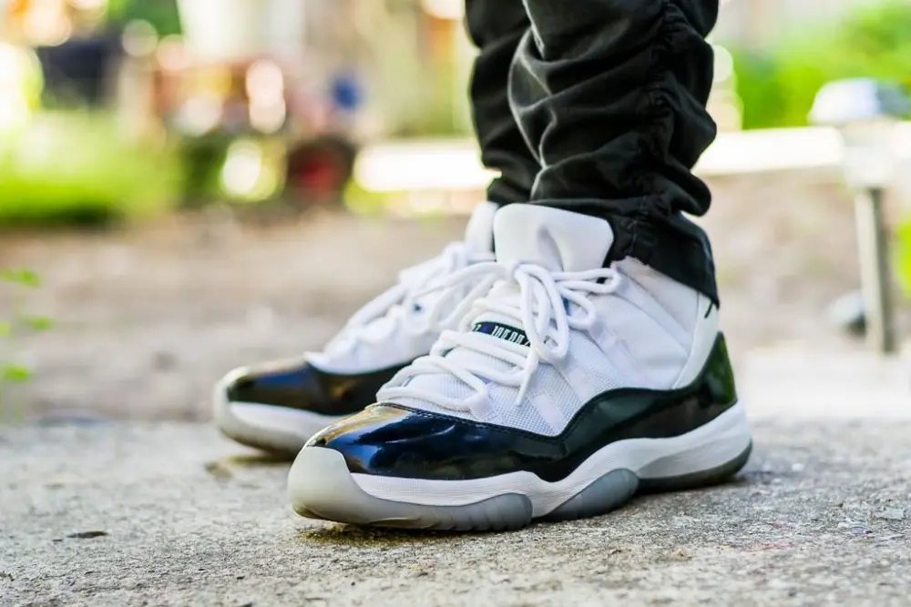 Giày Nike Air Jordan 11 Retro 'Concord' 2011 378037-107 - Ảnh 4