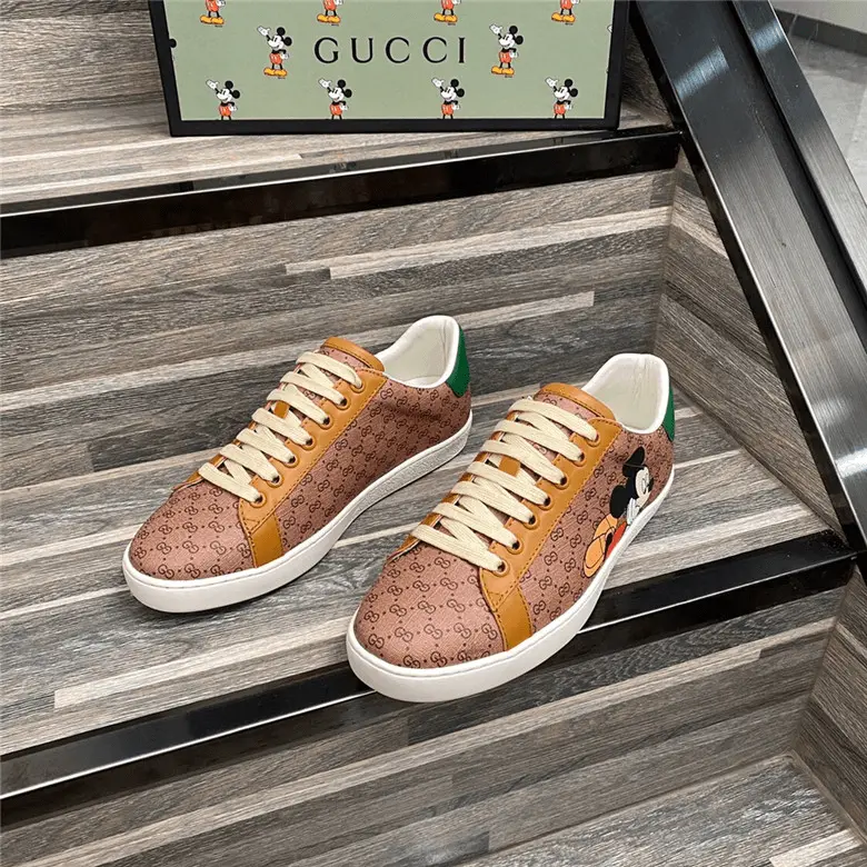 Alternative view of Giày Disney x Gucci Ace Low 'Mickey Mouse Beige' 602548-HWM10-8961