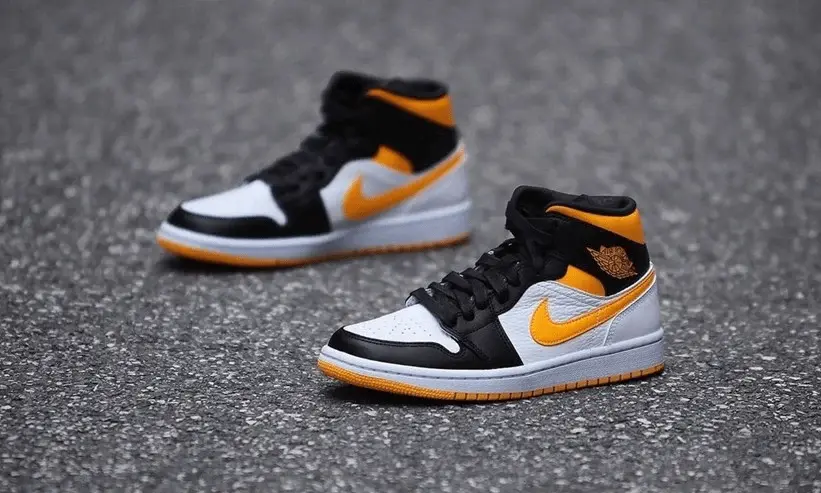 Alternative view of Giày Nike Air Jordan 1 Mid Laser 'Orange x Black' CV5276-107