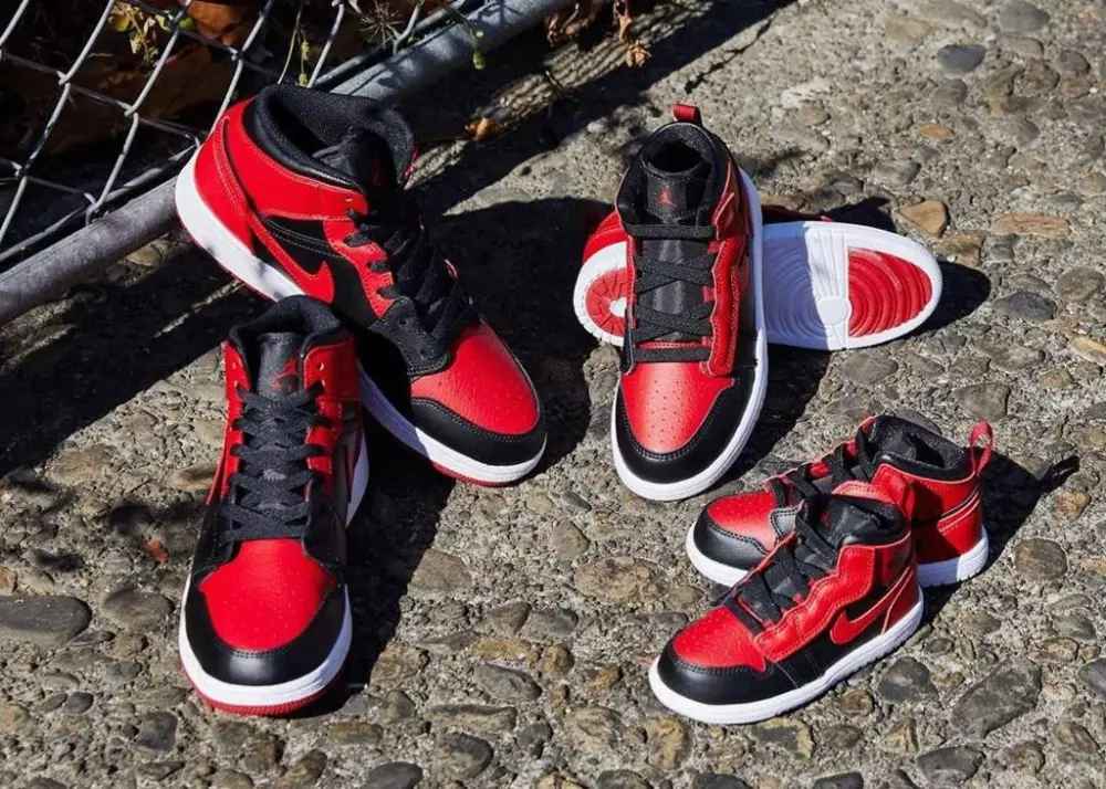 Giày Nike Air Jordan 1 Mid "Banned" 2020 554724-074 - Ảnh 5