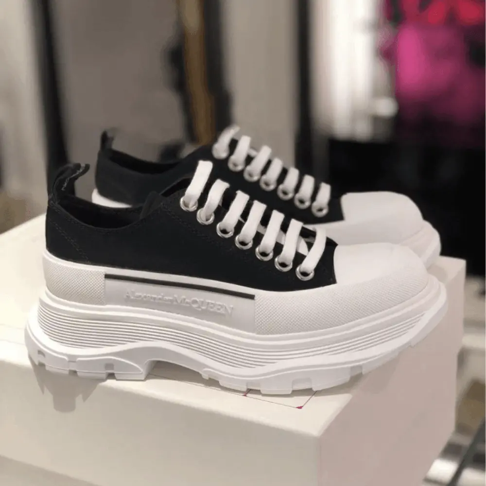 Alternative view of Giày Alexander McQueen Wmns Tread Slick Lace Up 'Black White' 611705-W4MV2-1070