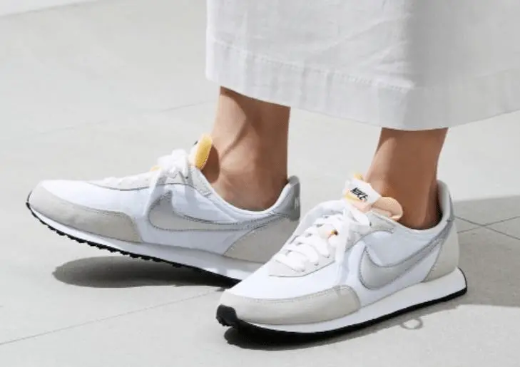 Alternative view of Giày Nike Waffle Trainer 2 'White Metallic Silver' DA8291-101