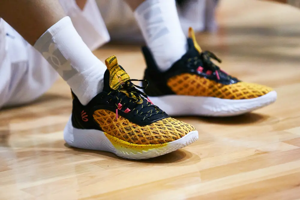 Alternative view of Giày Under Armour Curry Flow 9 x Sesame Street GS 'Yellow' 3024249-003