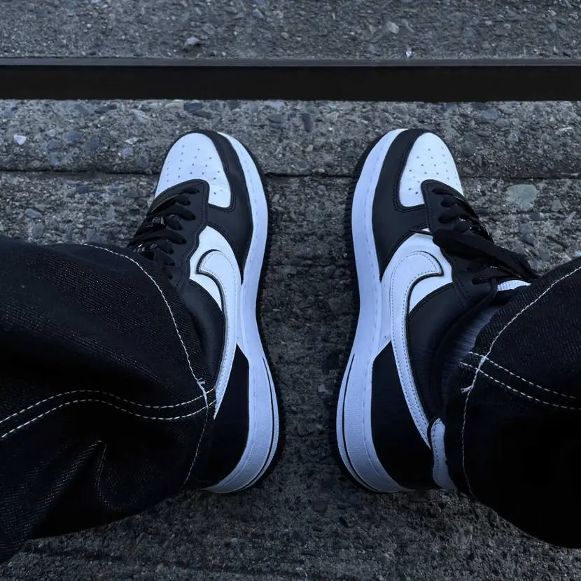 Alternative view of Giày Nike Air Force 1 Low '07 LV8 'Panda' DX3115-100