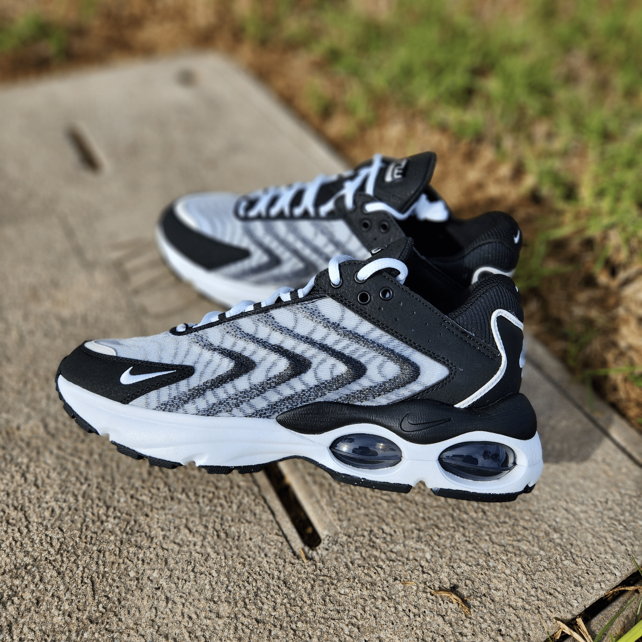 Giày Nike Air Max TW 1 ‘Black White’ DQ3984-001 - Ảnh 4