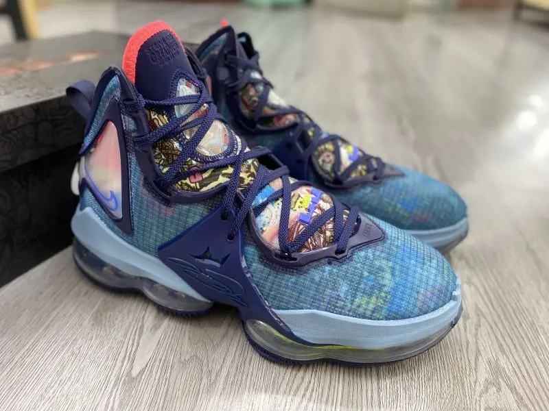 Alternative view of Giày Nike Lebron 19 'Fast Food' DC9340-400