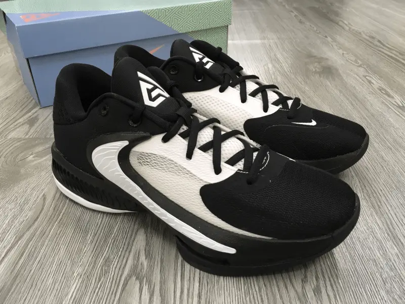Alternative view of Giày Nike Zoom Freak 4 TB 'Black White' DO9679-002