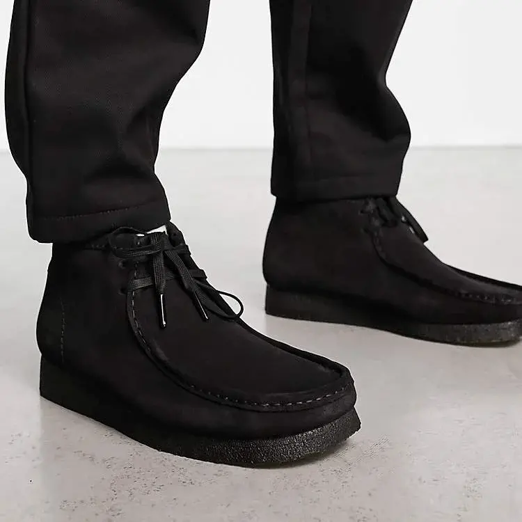Giày Clarks Wallabee Boot 'Black Suede' 261-55517 - Ảnh 4