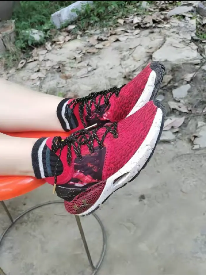Alternative view of Giày Under Armour HOVR Phantom 'Chinese New Year' 3024836-600