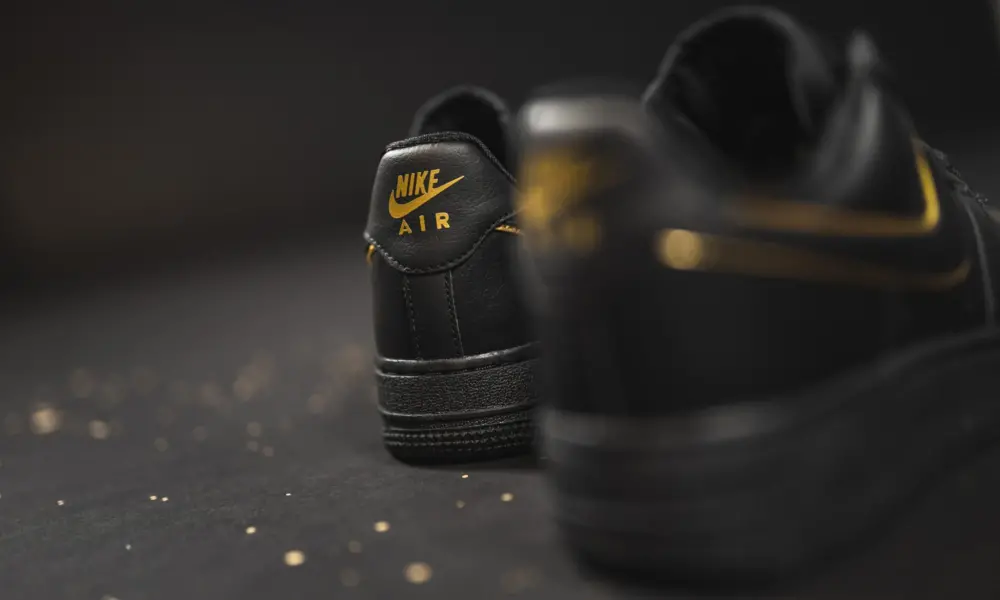 Giày Nike Air Force 1 Low '07 Essential 'Black Gold Swoosh' AQ2132-005 - Ảnh 4