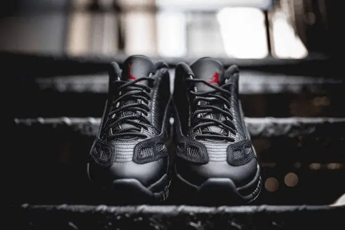 Alternative view of Giày Nike Air Jordan 11 IE Low 'Referee' 306008-003