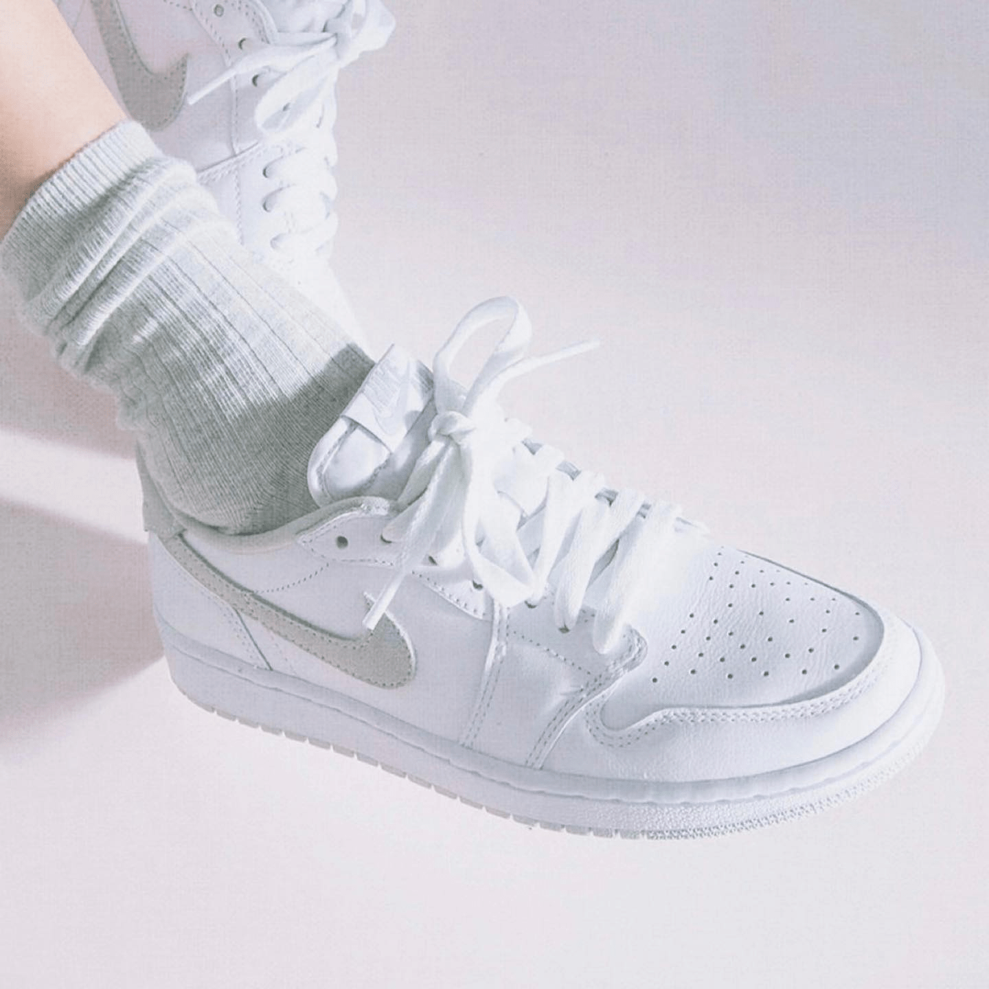 Giày Nike Wmns Air Jordan 1 Retro Low OG 'Neutral Grey' 2021 CZ0775-100 - Ảnh 5