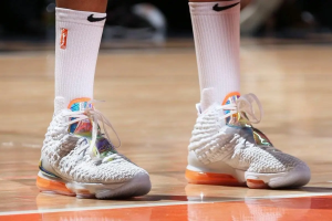 Alternative view of Giày Nike LeBron 17 LMTD EP 'Future Air' CT3853-100