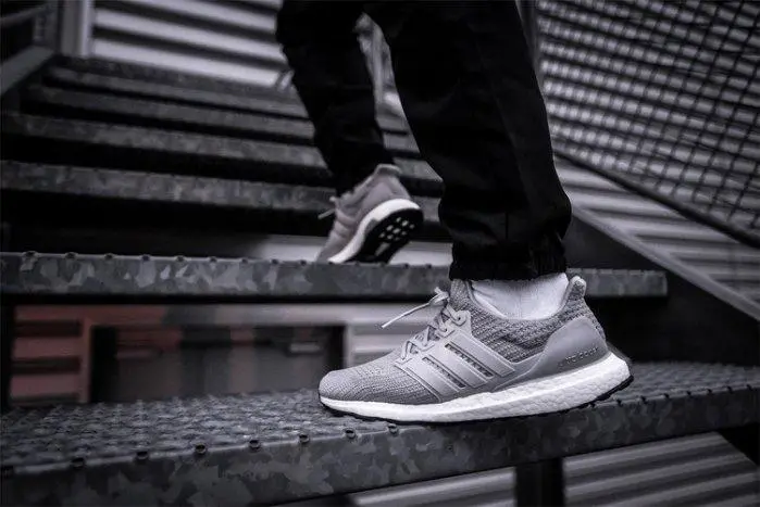 Alternative view of Giày Adidas Ultra Boost 4.0 “Light Grey” BB6167