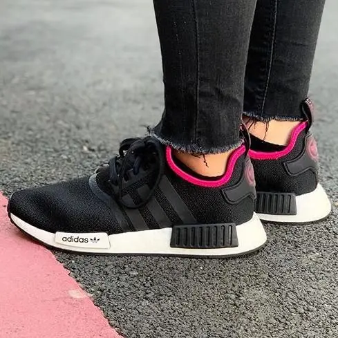Giày Adidas NMD R1 'Black Shock Pink' DB3586 - Ảnh 3