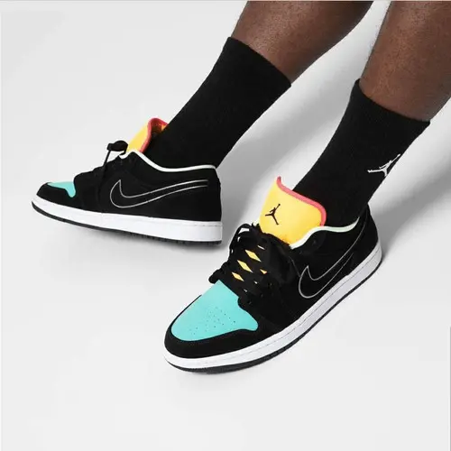 Alternative view of Giày Nike Air Jordan 1 Low SE GS 'Aurora Green' CV9844-013