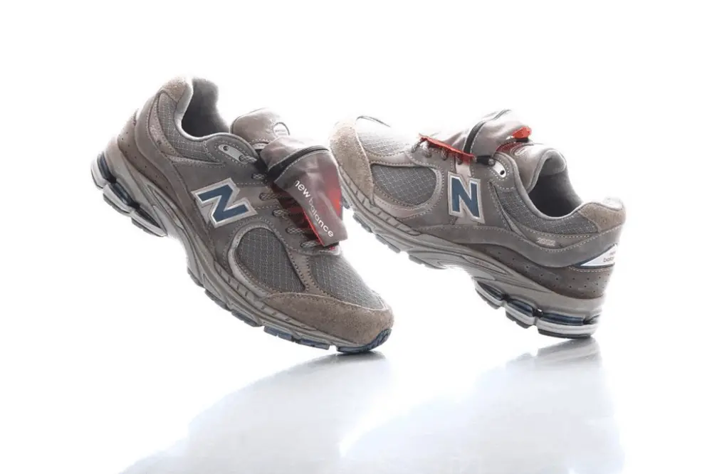 Alternative view of Giày New Balance 2002R 'Grey Brown Pouch' M2002RVA