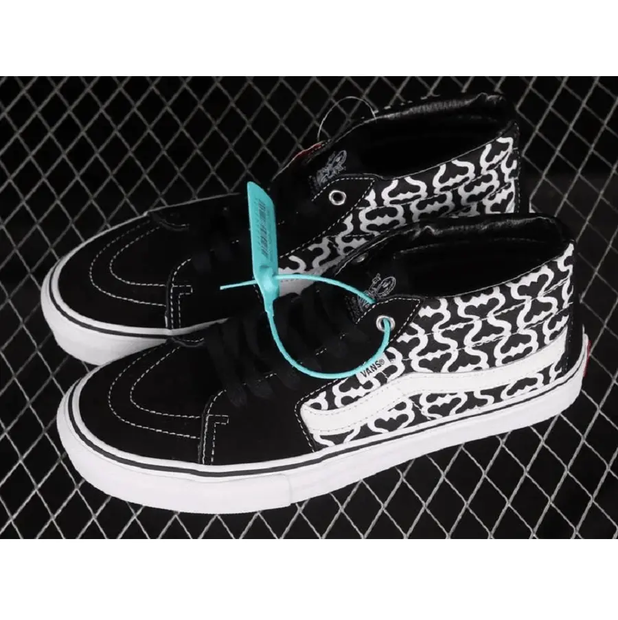 Alternative view of Giày Vans Skate Grosso Mid x Supreme Monogram S 'Black' VN0A5KS15XH