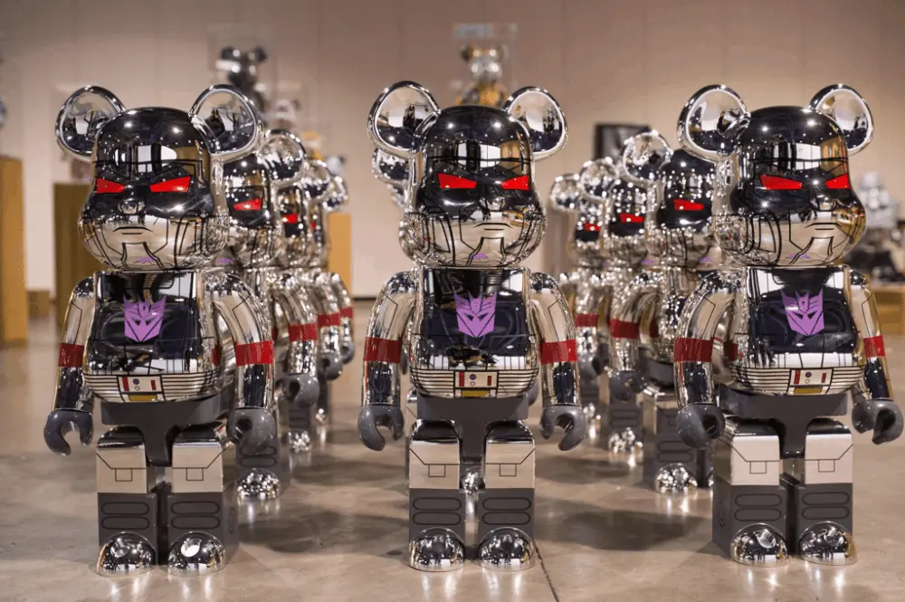 Mô Hình Bearbrick BAIT x Medicom Transformer Megatron Silver - Ảnh 4