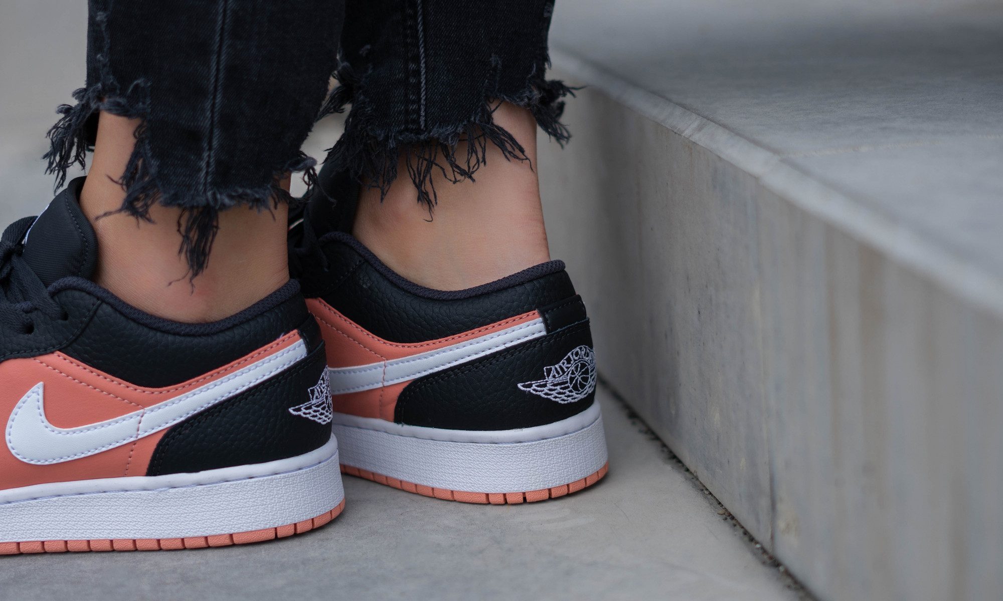 Giày Nike Air Jordan 1 Low Pink Quartz 554723-016 - Ảnh 4