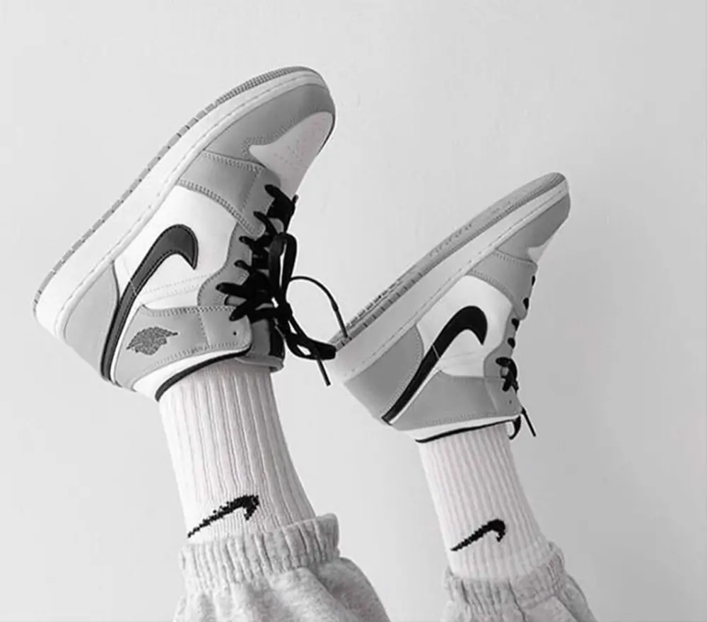 Giày Nike Air Jordan 1 Mid 'Smoke Grey' 554724-092 - Ảnh 5