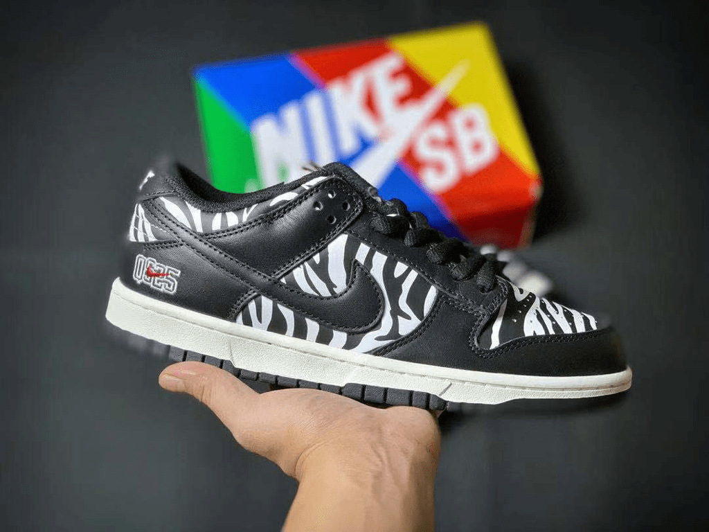 Giày Nike Quartersnacks x Dunk Low SB 'Little Debbie's Zebra Cakes' DM3510-001 - Ảnh 2