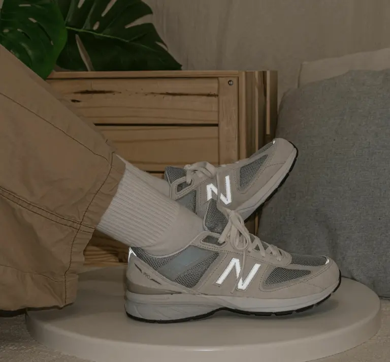 Alternative view of Giày New Balance 990v5 Big Kid ‘Nimbus Cloud’ GC990NA5