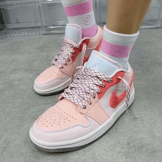 Giày Nike Wmns Air Jordan 1 Low SE 'Mighty Swooshers' DM5443-666 - Ảnh 4