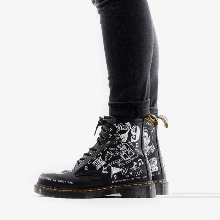 Alternative view of Giày Dr. Martens 1460 Scribble 'Black' 25245009