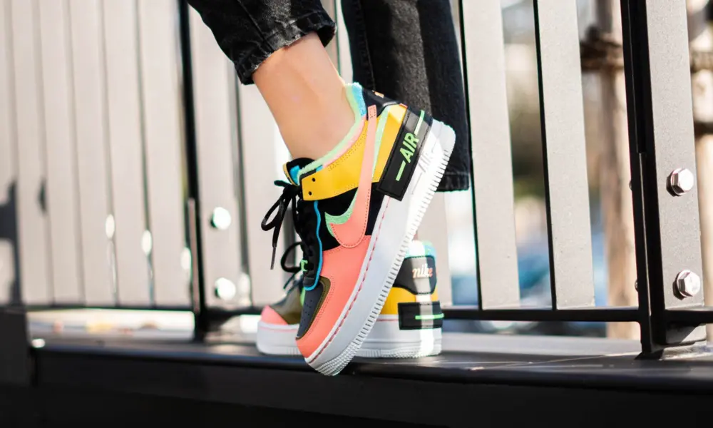 Alternative view of Giày Nike Wmns Air Force 1 Shadow SE 'Solar Flare Atomic Pink' CT1985-700