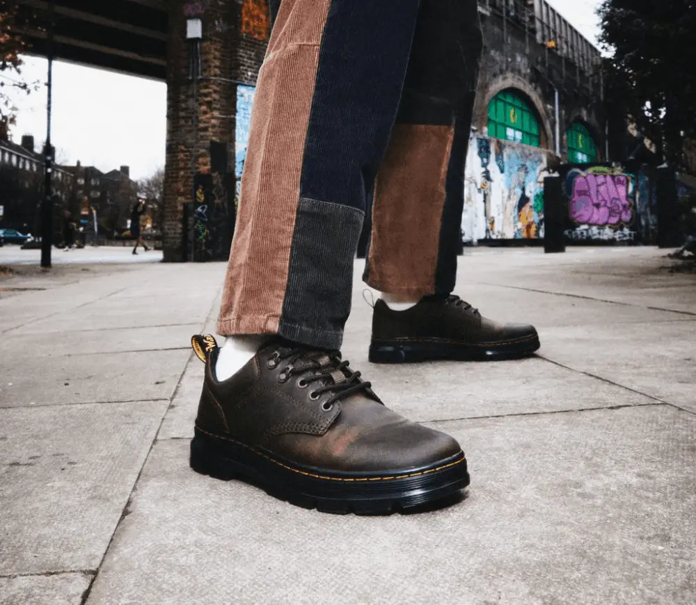 Alternative view of Giày Dr.Martens Reeder Crazy Horse Leather 'Brown' 27103207