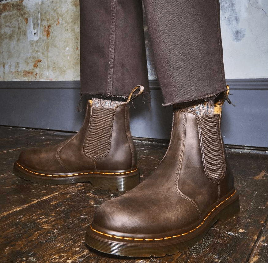 Giày Dr Martens 2976 Yellow Stitch Crazy Horse Leather Chelsea Boots 27486201 - Ảnh 2