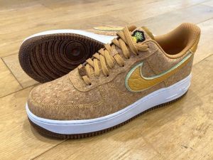 Alternative view of Giày Nike Air Force 1 '07 Premium 'Happy Pineapple Cork' DJ2536-900