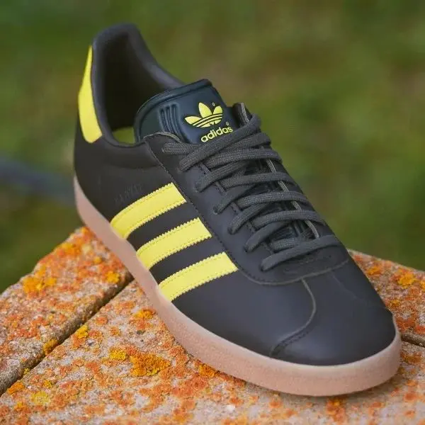 Alternative view of Giày Adidas Gazelle 'Shadow Olive Yellow Gum' HQ9873