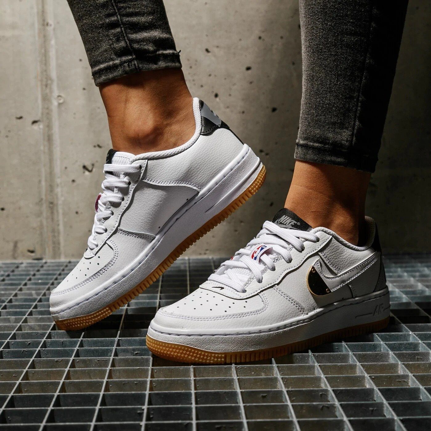 Giày Nike NBA x Air Force 1 LV8 1 HO20 GS 'White' CT3842-100 - Ảnh 3
