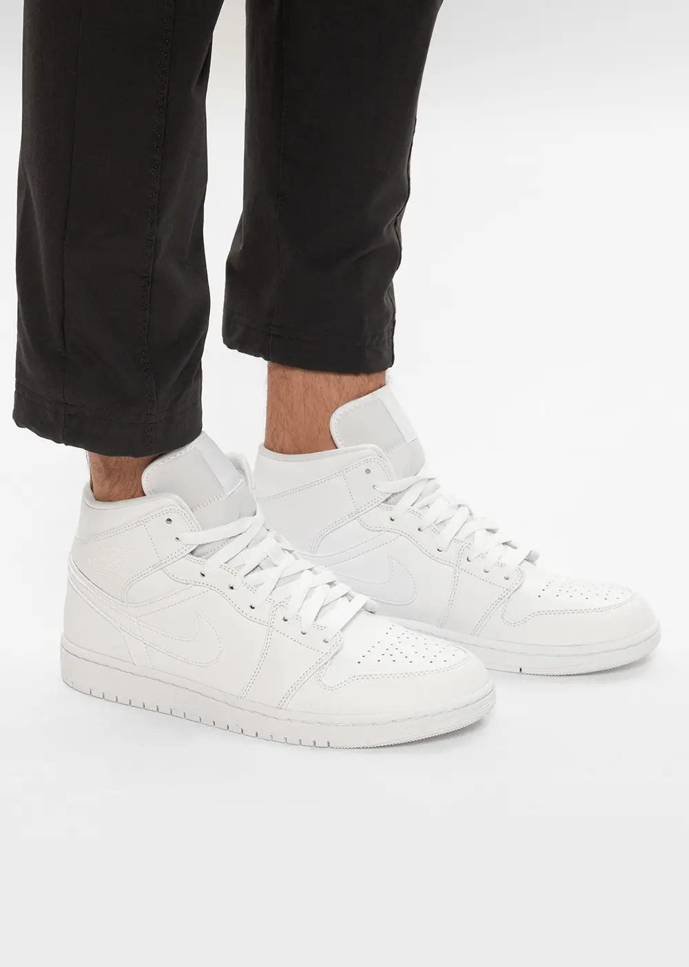 Giày Nike Air Jordan 1 Mid 'Triple White' 554725-130 - Ảnh 5