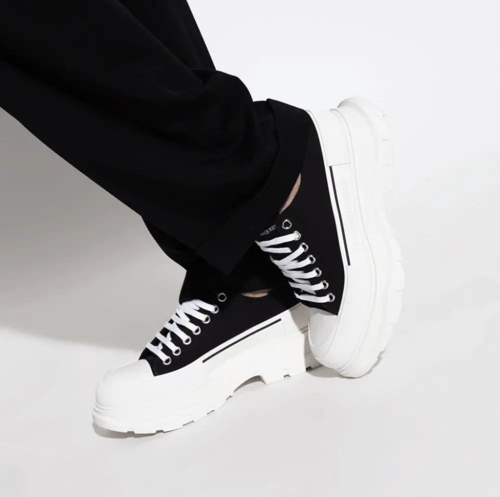 Giày Alexander McQueen Tread Slick Lace Up 'Black White' 604257-W4MV2-1070 - Ảnh 3